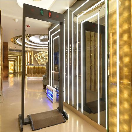 Hotel Gold Palace - 03 Mins Walk From New Delhi Railway Station Exteriör bild